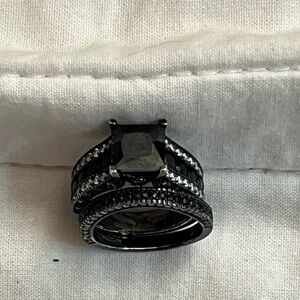 Jeulia Black Simulated diamond 925 sterling silver wedding ring set